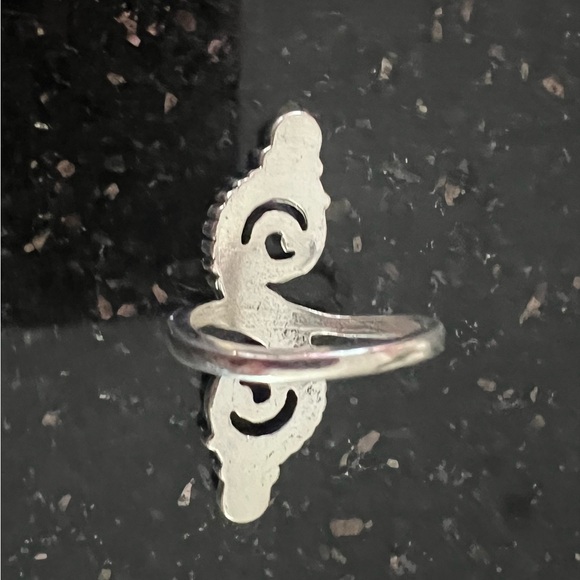 Ring - Picture 2 of 2